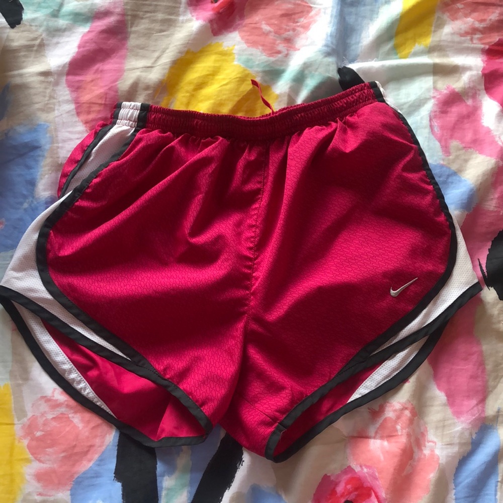 NIKE SHORTS